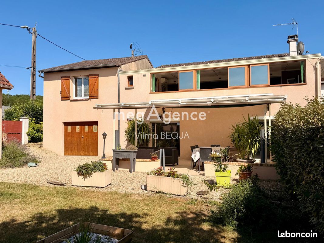 Maison 8 pièces 270 m² · à Véron · 270 m² · 365 000 €