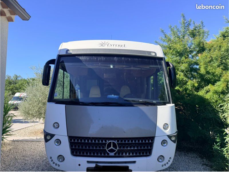 Camping car esterel (image 1)