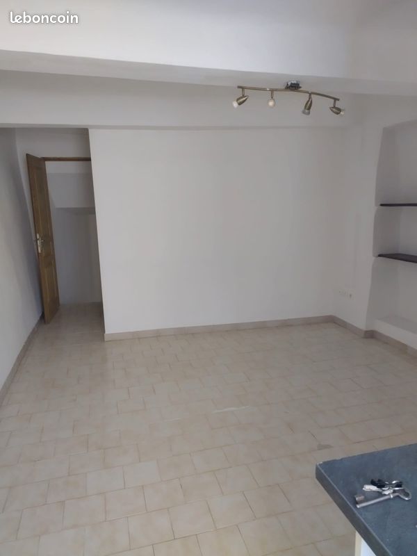 Appartement 1 pièce 40 m² · à Aups · 40 m² · 450 €/mois