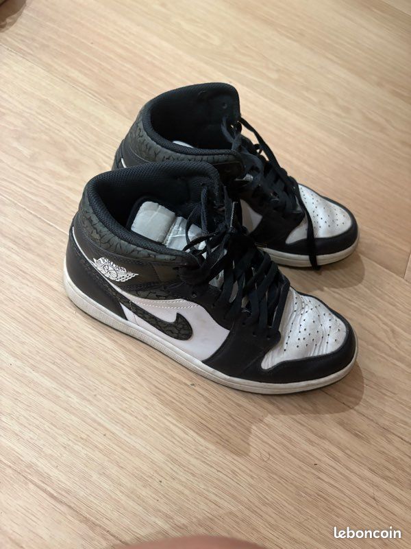 Nike Air Jordan Mid Noir/Blanc – Pointure 42 Chaussures