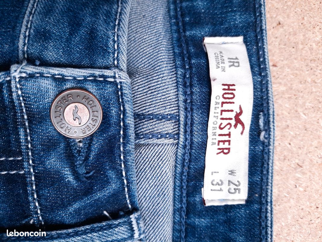 Taille américaine W25 x L31 Taille française 34 ou XS Hollister