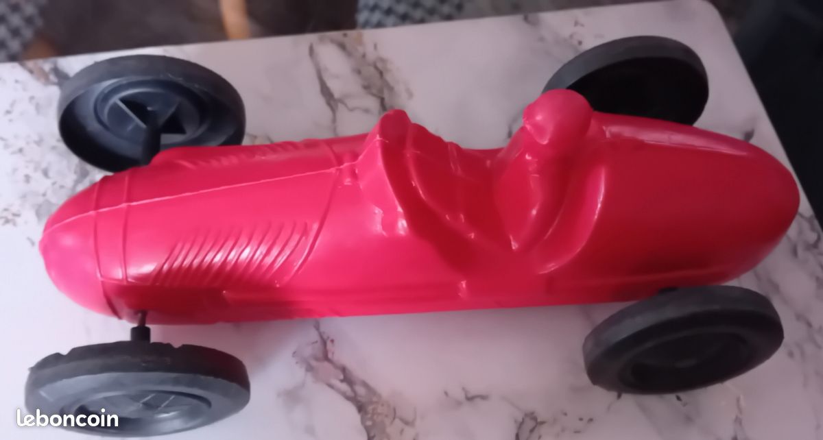 Voiture De Course NOREV - Lotus Rouge - Plastique Soufflé - Jouet à Tirer - Vintage Années 60-70