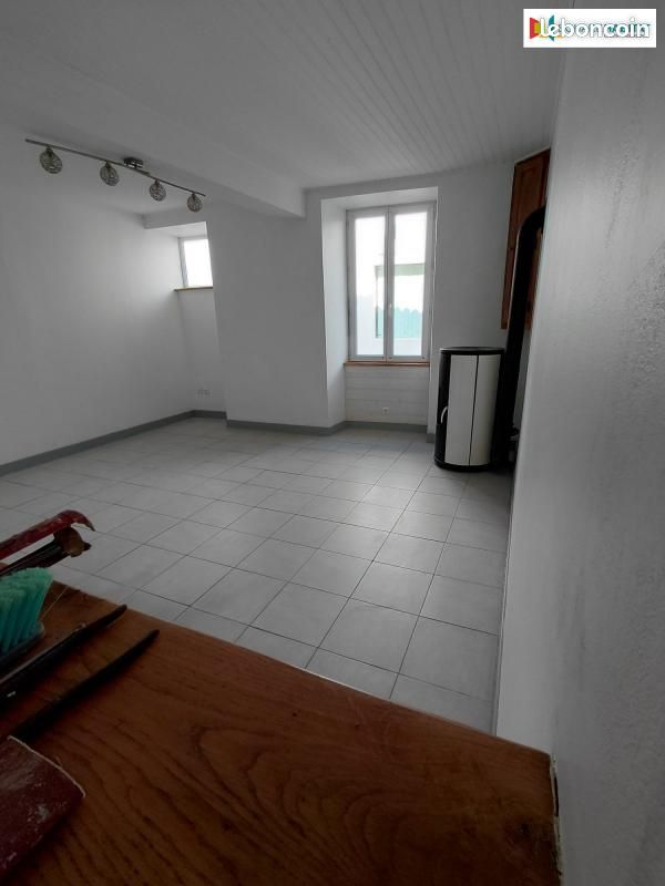 Appartement 3 pièces 65 m² · à Moncrabeau · 65 m² · 370 €