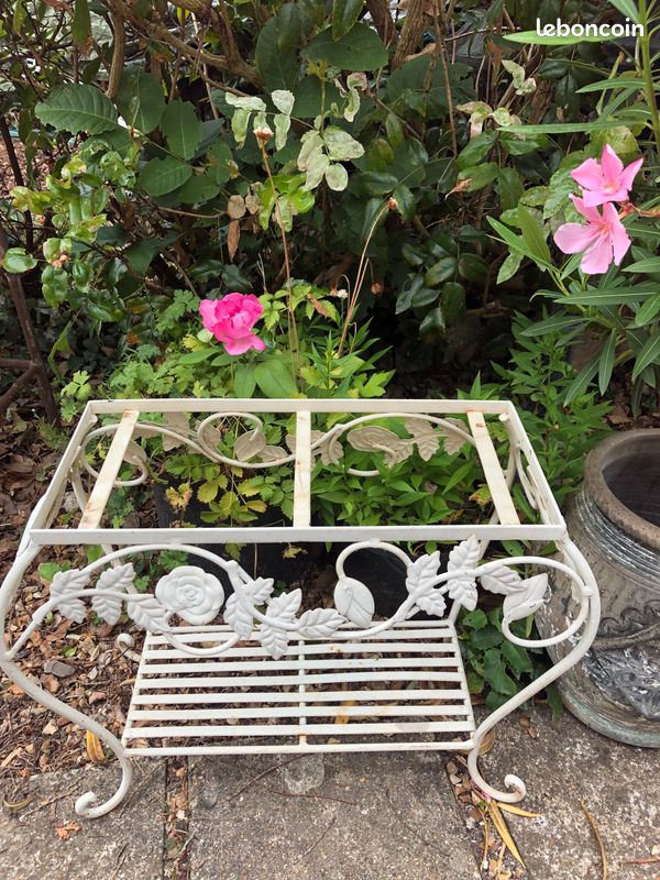 Jolie jardinière / porte pot de fleurs en fer forgé avec support (image 4)