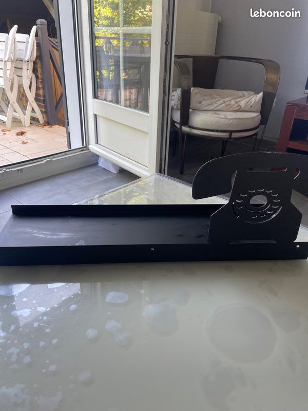 Étagère murale motif téléphone métal noir (image 2)
