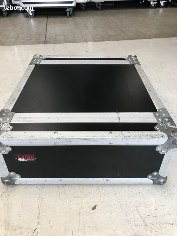 Flight Case 4U En Bois – Profondeur 36 Cm – Occasion Bon état