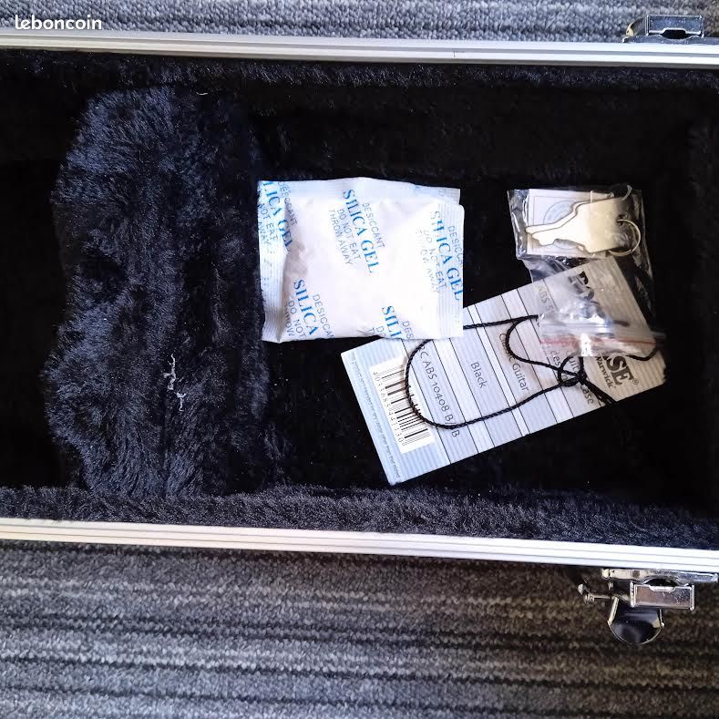 Flight case pour guitare classique Rockcase NEUF (erreur d'achat) (image 3)