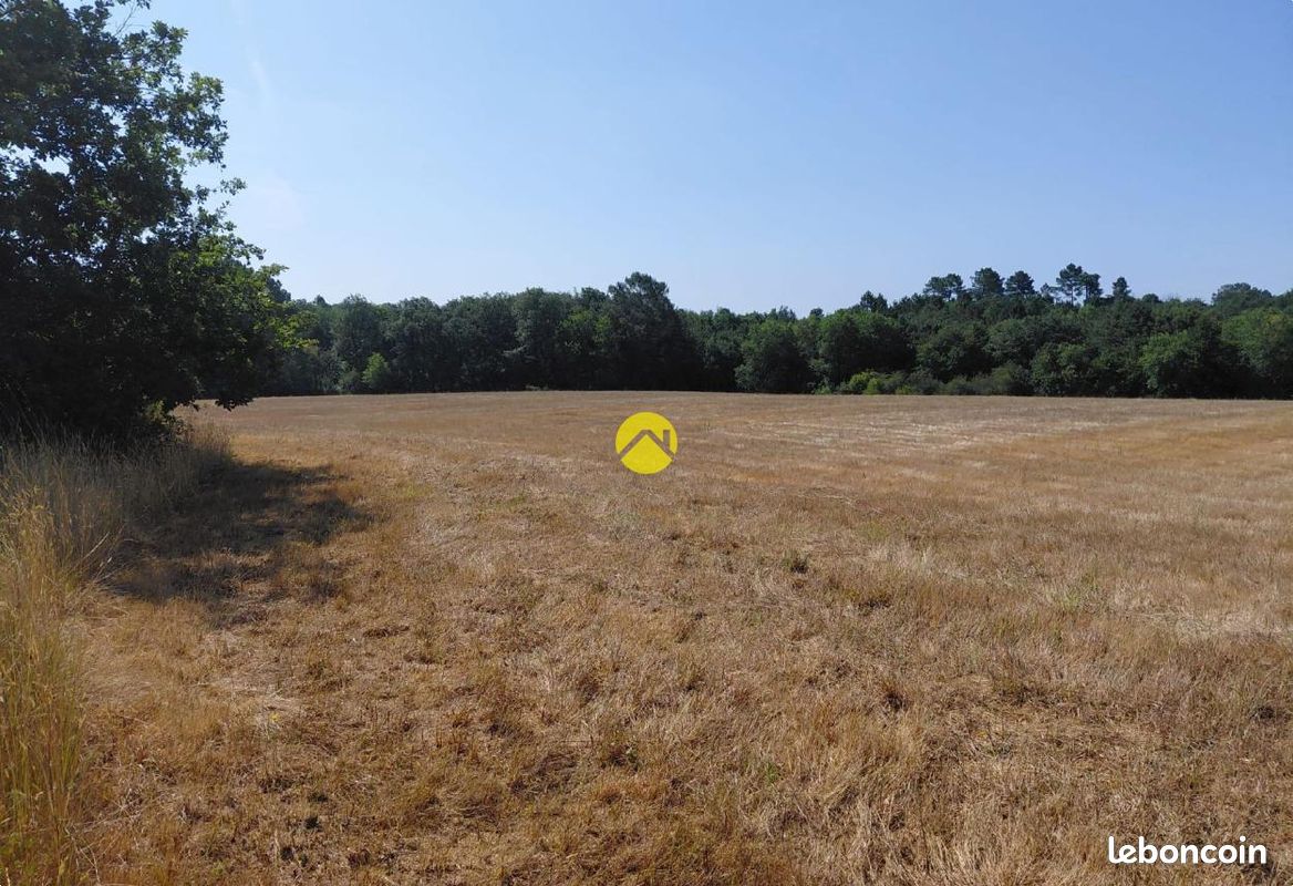 BELLE Terrain agricole · à Saint-Félix-de-Reillac-Et-Mortemart · 26 641 €