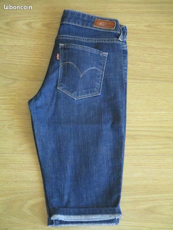 Bermuda (Short) Femme Levi's Demi Curve Classic STRETCH - Taille 4/27 - Coton Élastique - Occasion Très Bon État