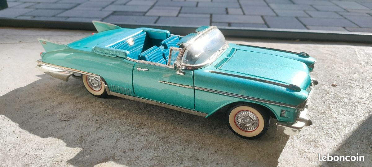 Cadillac Eldorado Biarritz 1958 Miniature 1/18 Road Legends - En Boîte