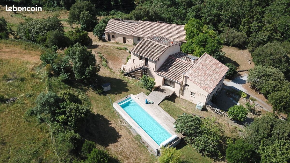 Propriété 18 pièces 416 m² (image 1)