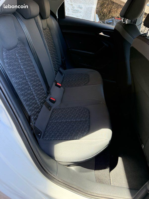 AUDI A1 SPORTBACK 30 TFSI 110ch S Tronic 7 Advanced 2 (image 11)