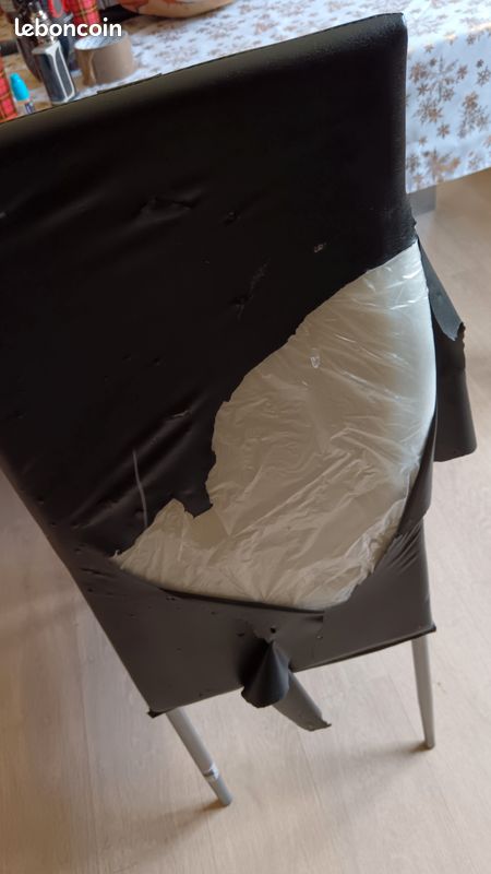 Table et chaise (image 1)