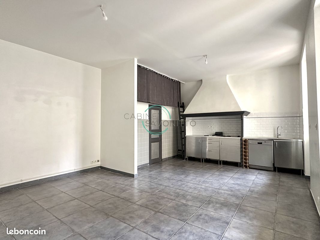 Appartement 3 pièces 60 m² · à Marseille · 60 m² · 220 000 €