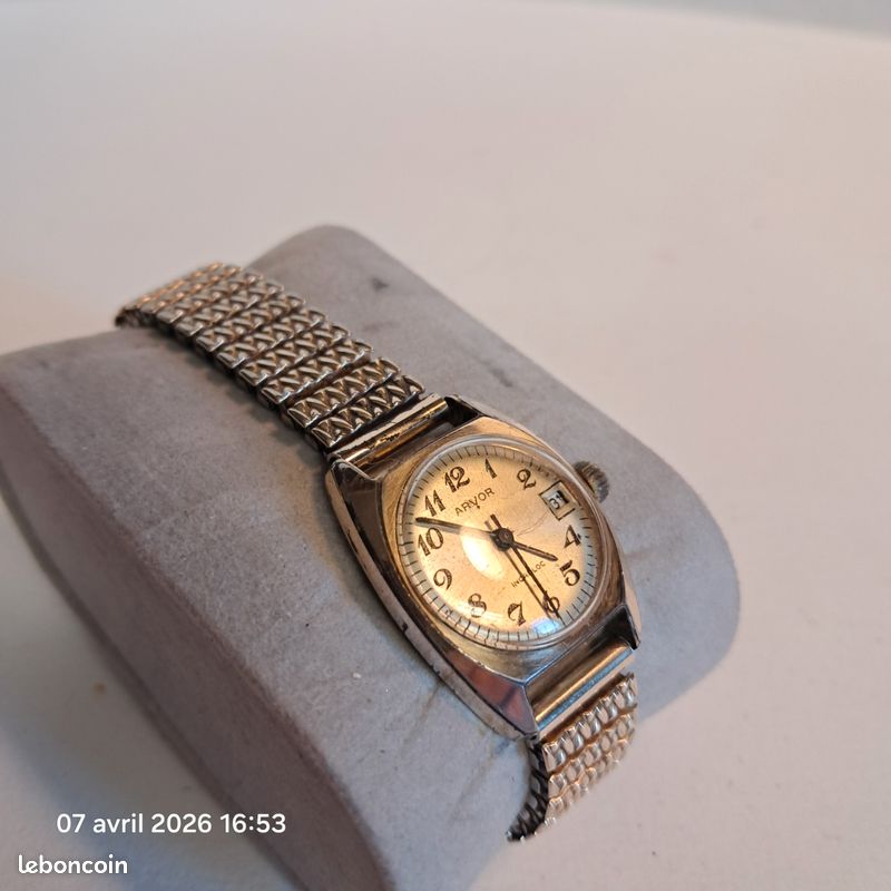 Montre mécanique vintage femme LIP - Montres & Bijoux
