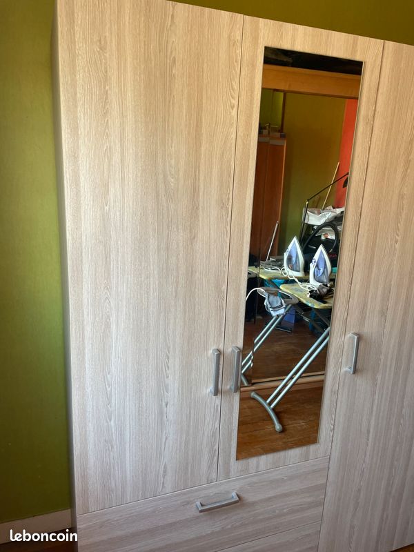 Armoire 3 portes (image 1)