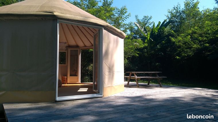 Yourte 31m2 lumineuse, structure en dodécagone