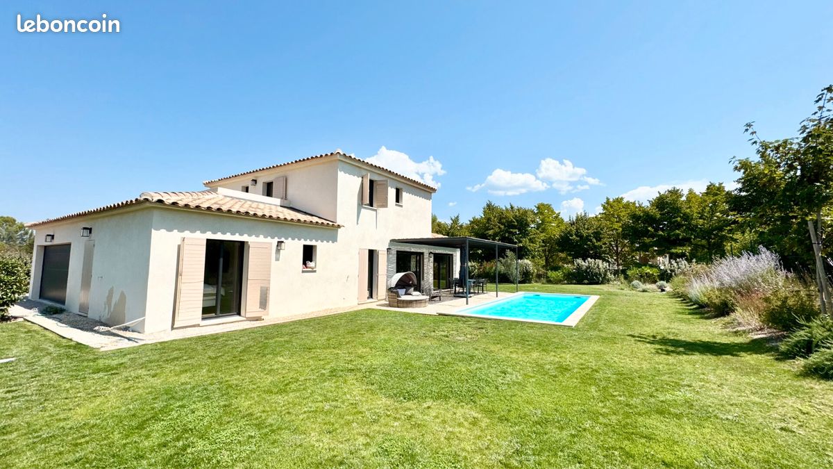 Maison 6 pièces 175 m² · à Aix-en-Provence · 175 m² · 4 500 €/mois