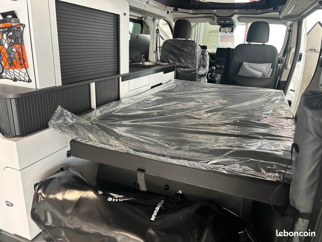 Renault Trafic FLEX 5 ANTILOPE VAN L1H1 CONFORT + BLUEDCI 150 AMENAGE PLACES 4 COUCHAGES (image 16)