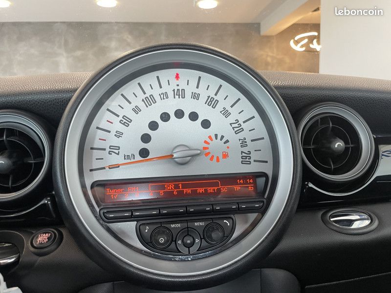 Mini CLUBMAN COOPER D 112CH (image 13)