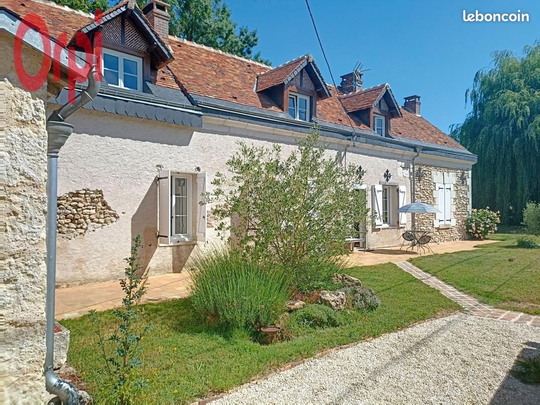 Maison 5 pièces 185 m² · à Houssay · 185 m² · 252 000 €