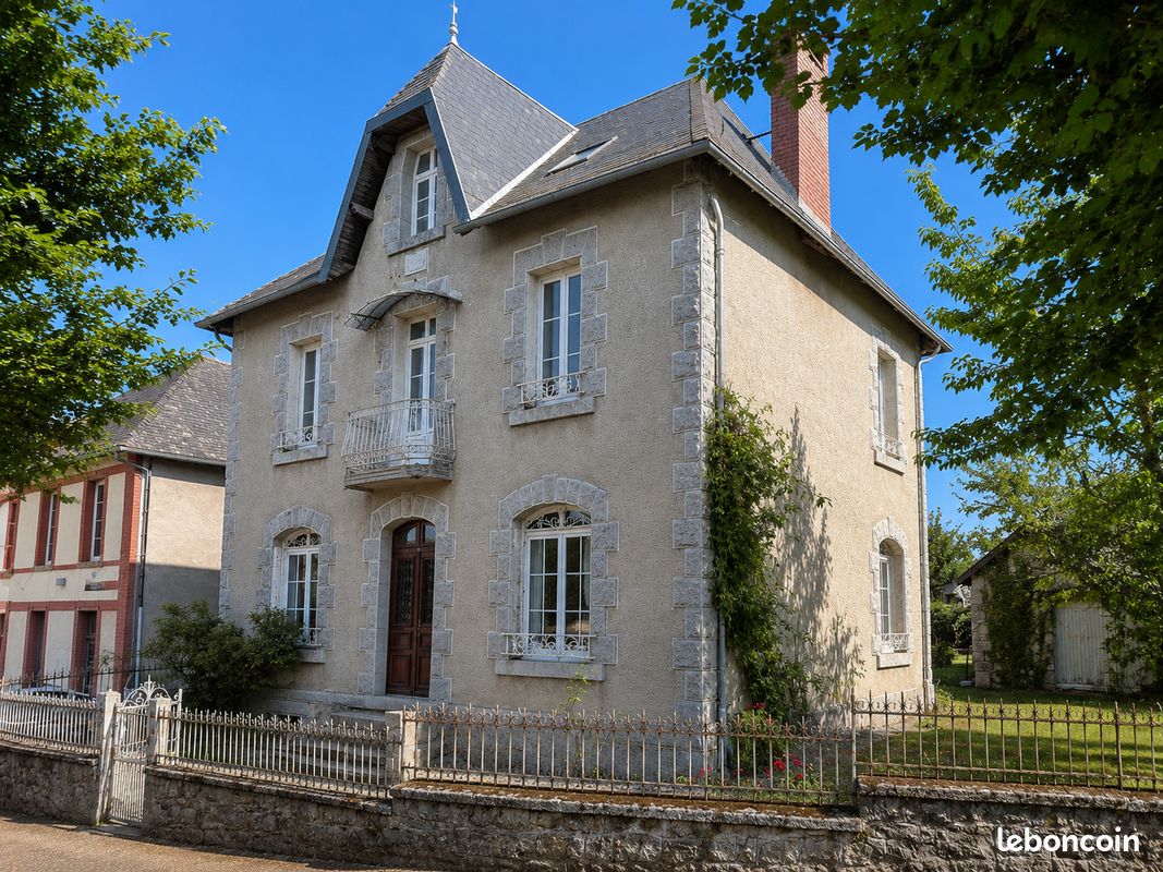 Maison 9 pièces 170 m² · à Combressol · 170 m² · 238 500 €