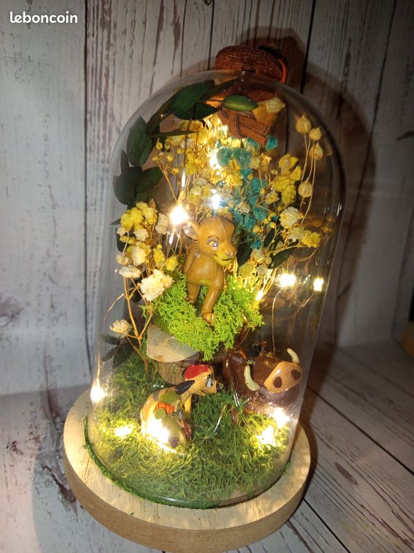 Cloche illuminée diorama inspiration le roi lion (image 2)