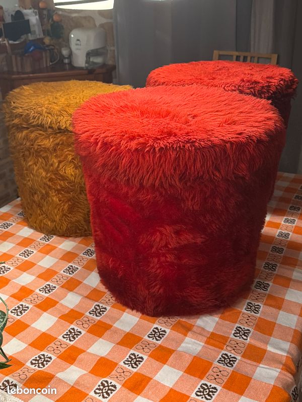 Pouf Table Cosy En Tissu Avec Tablette Et Poignée En Bois Massif Thalia Mobitec