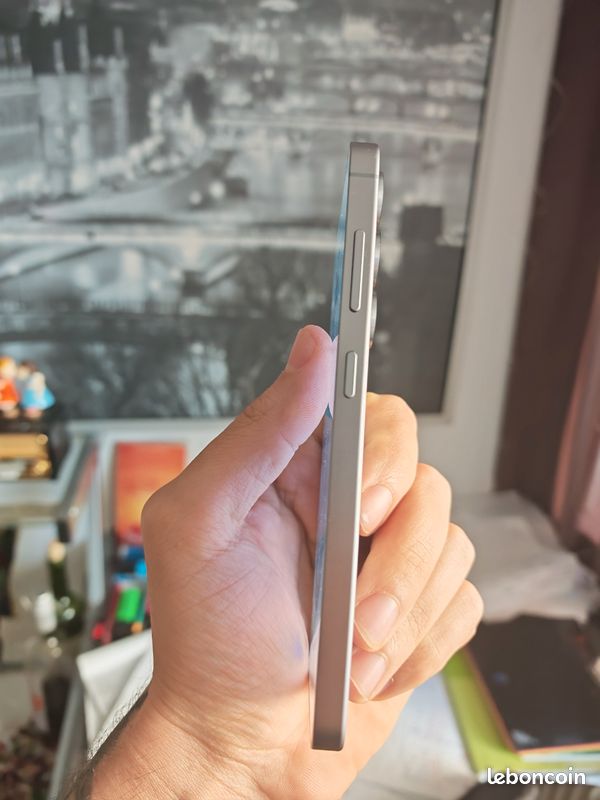 Samsung Galaxy S25 – 12GB RAM – Comme neuf (image 2)