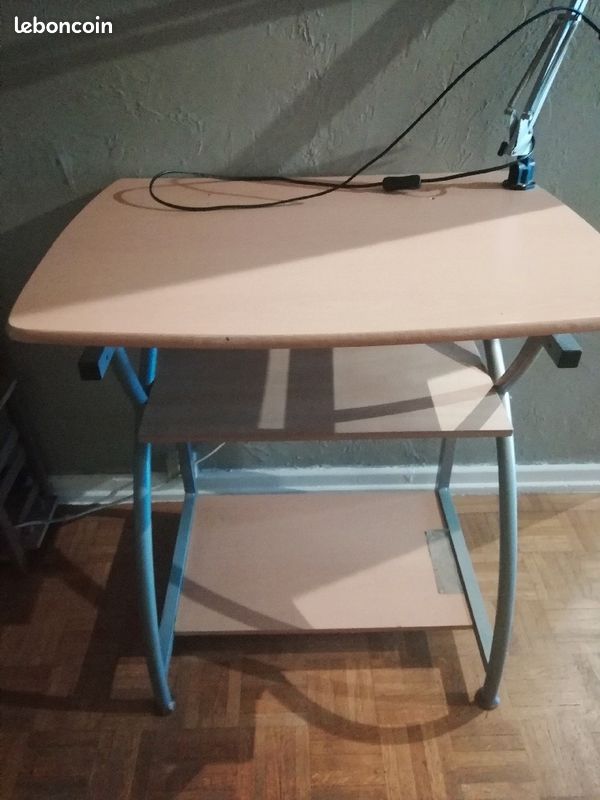 Bureau (image 1)