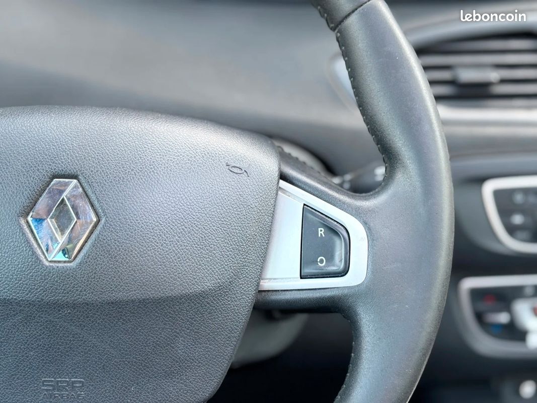 RENAULT SCENIC III dCi 130 FAP Energy eco2 15th - 4 PNEUS NEUFS - MOTEUR À CHAINE - TOIT OUVRANT (image 16)