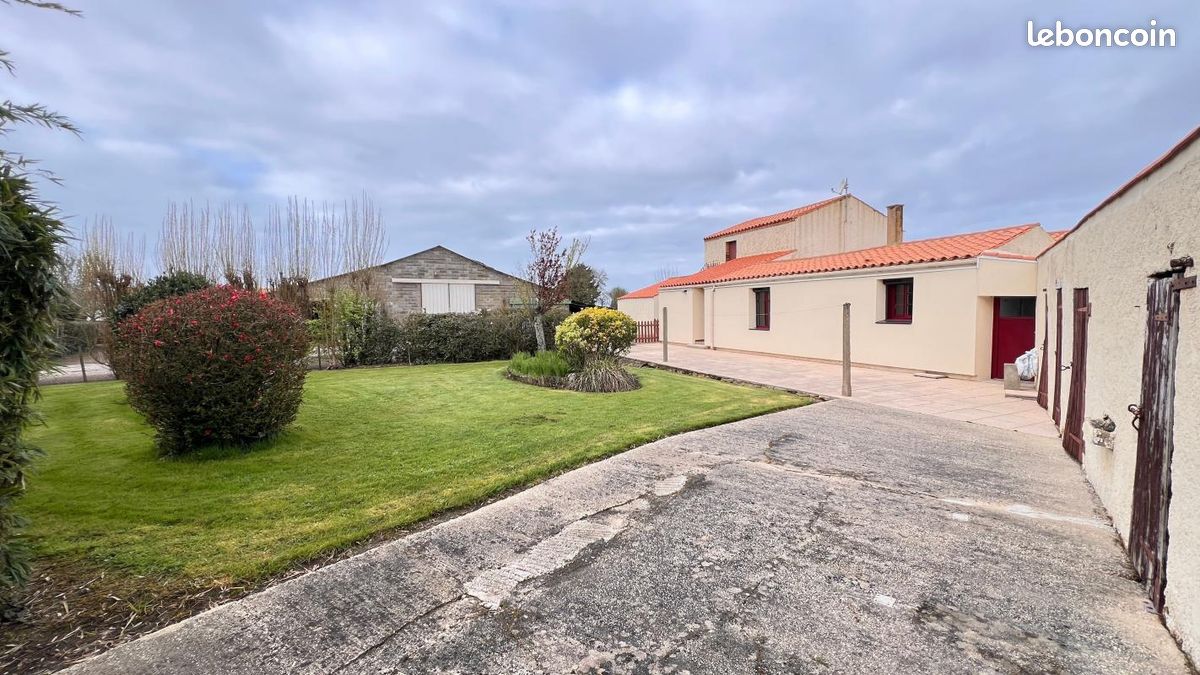 Maison 5 pièces 120 m² · au Bernard · 120 m² · 283 500 €
