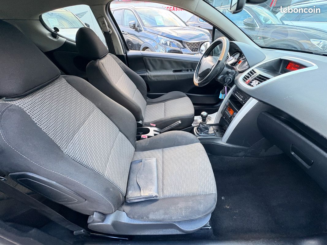 Peugeot 207 1.6 hdi90 premium 3p (image 8)