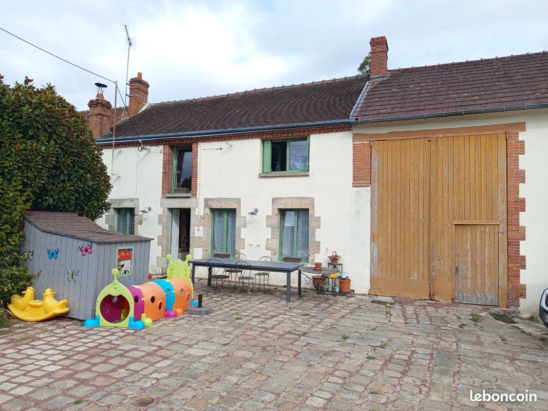 Maison 7 pièces 200 m² · à Boiscommun · 200 m² · 260 000 €