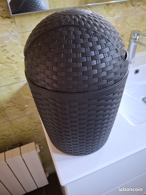 Poubelle de salle de bain (image 2)