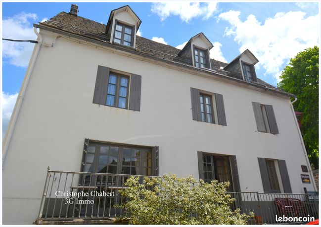 Vente | Maison en pierre | 170 m² | Saint-Sauves-d'Auvergne
