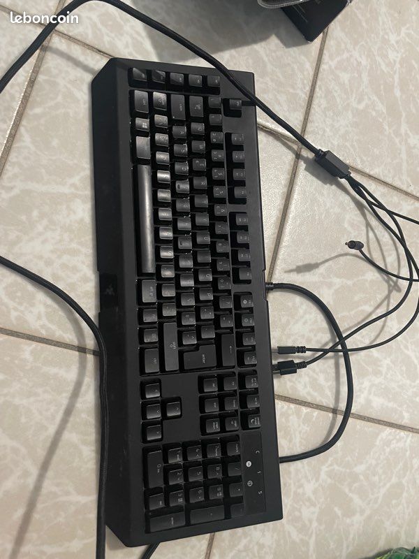 Clavier razer blackwidow chroma (image 1)