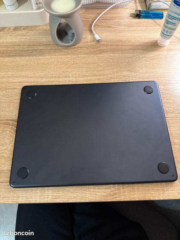 MacBook air (image 4)