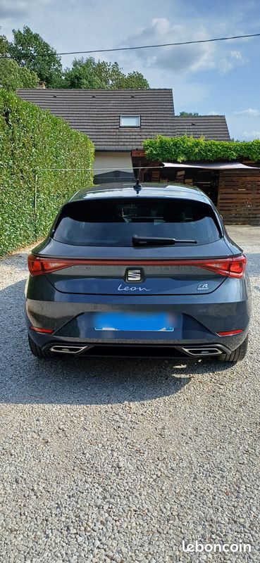SEAT Leon 1.4 e-Hybrid 204 DSG6 FR 2024 (image 10)