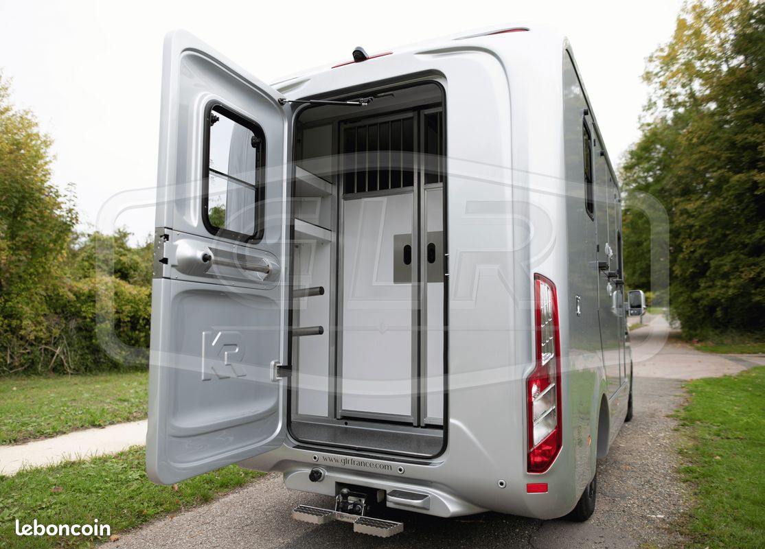 Camion à chevaux VL Krismar - Renault Master - 5 places stalle - neuf (image 2)