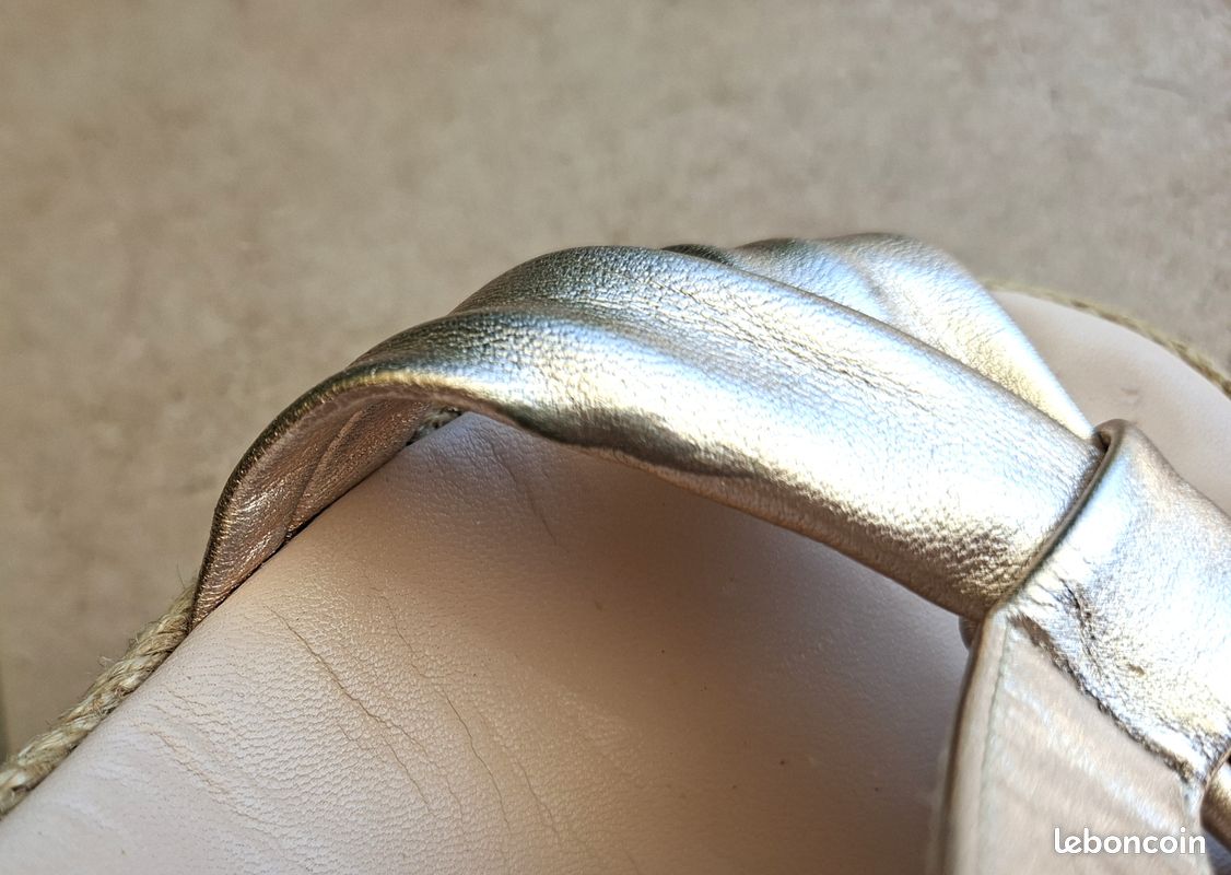 Sandales à talons compensés rose métallisé (image 11)
