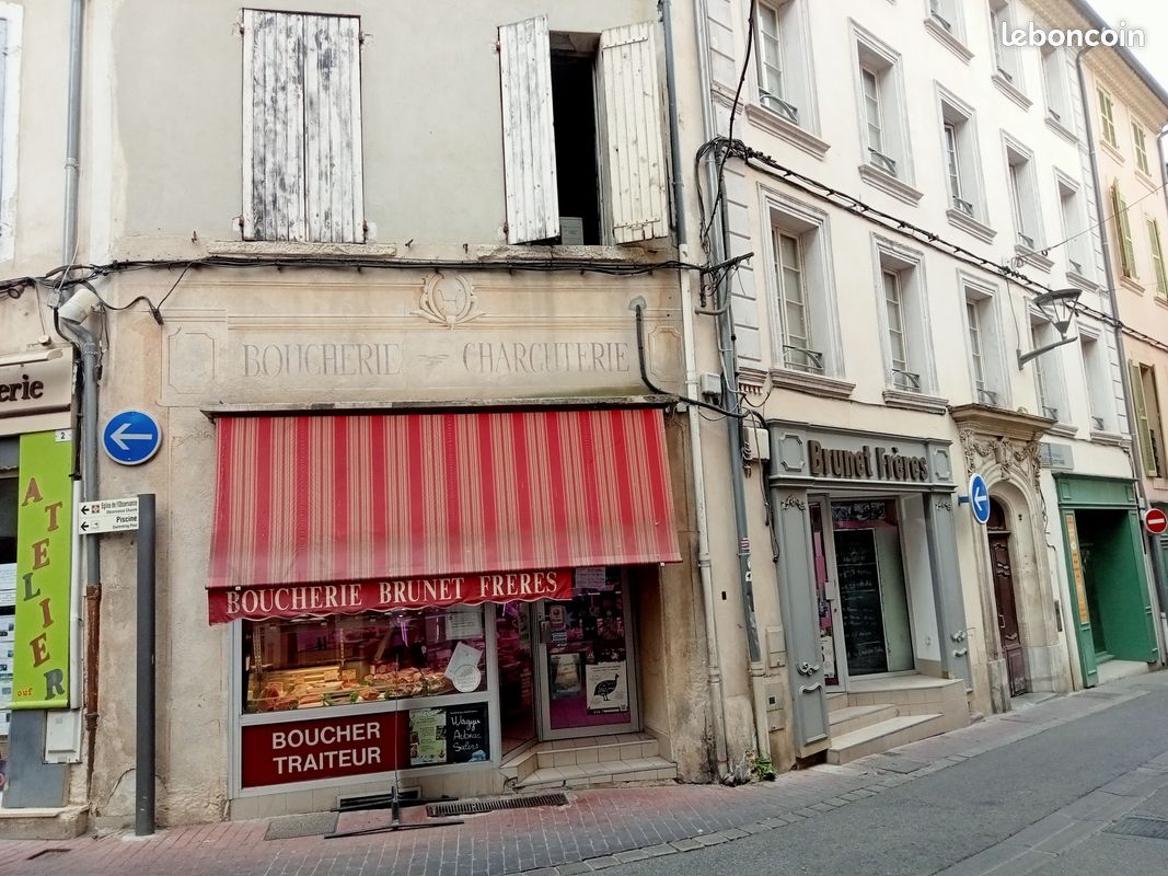 Immeuble 250 m² · à Carpentras · 250 m² · 145 000 €