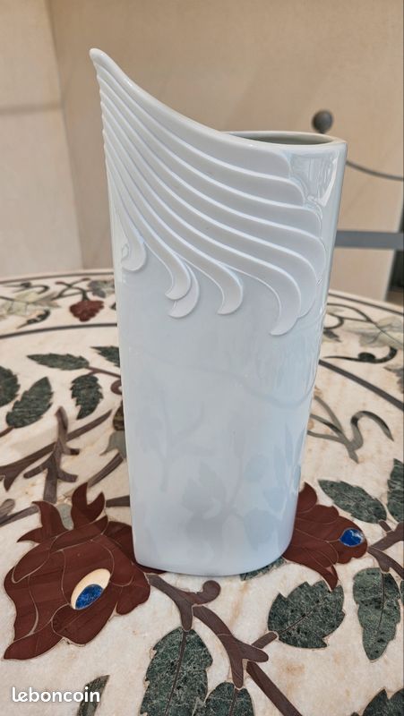 Vase totem en porcelaine blanche (image 6)