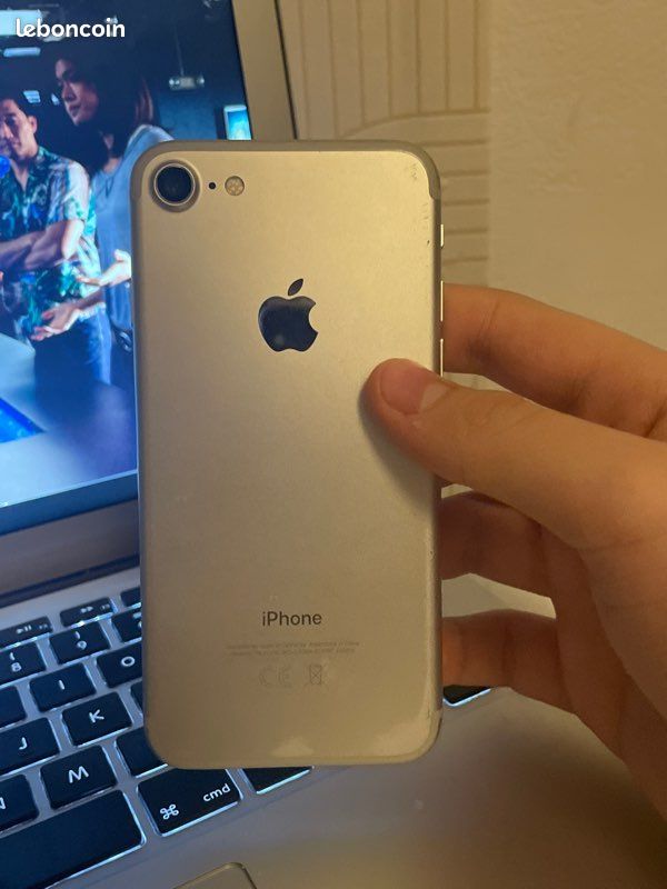 IPhone 7 gris pour pièces (image 1)