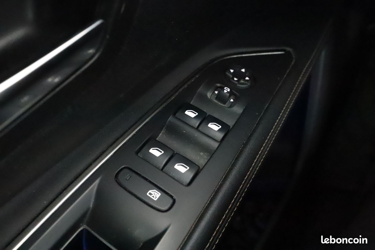 Peugeot 5008 1.2 PureTech GT Line 130 ch (image 26)