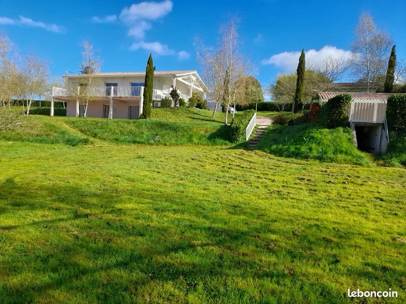 Maison 6 pièces 251 m² · à Laruscade · 251 m² · 495 000 €
