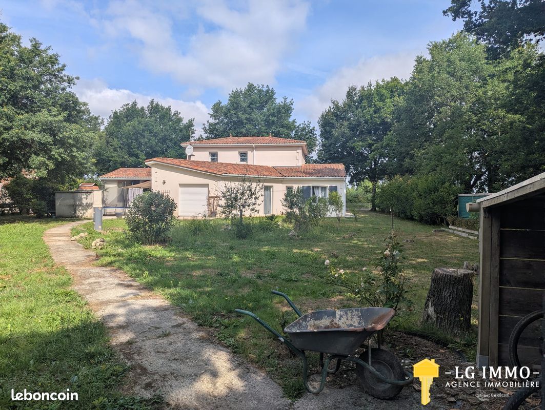 Maison 5 pièces 152 m² · à Ozillac · 152 m² · 299 000 €