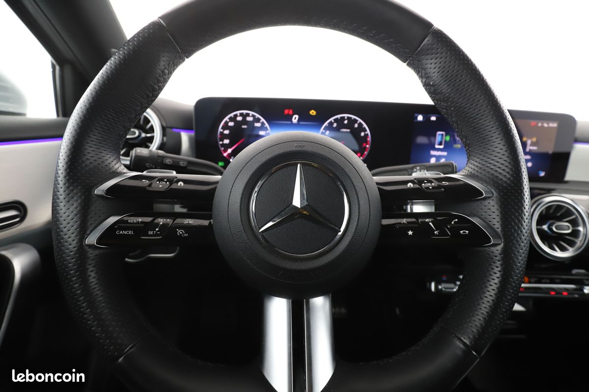 Mercedes-Benz Classe A 180 AMG Line 7G-DCT 136 ch (image 15)