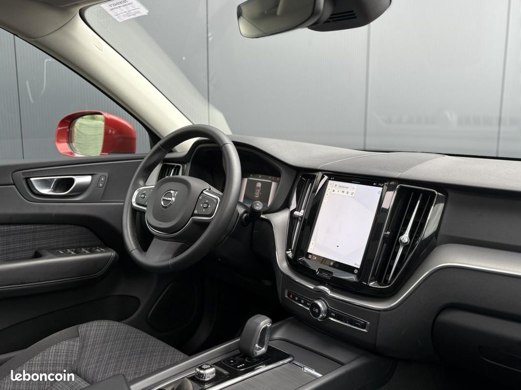 VOLVO XC60 T6 AWD PHEV 350 Plus Style Chrome avec T.O (image 5)