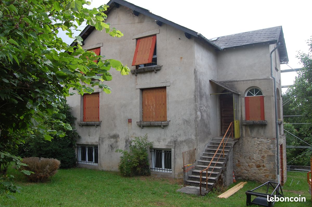 Maison 7 pièces 159 m² · à Messeix · 159 m² · 120 000 €